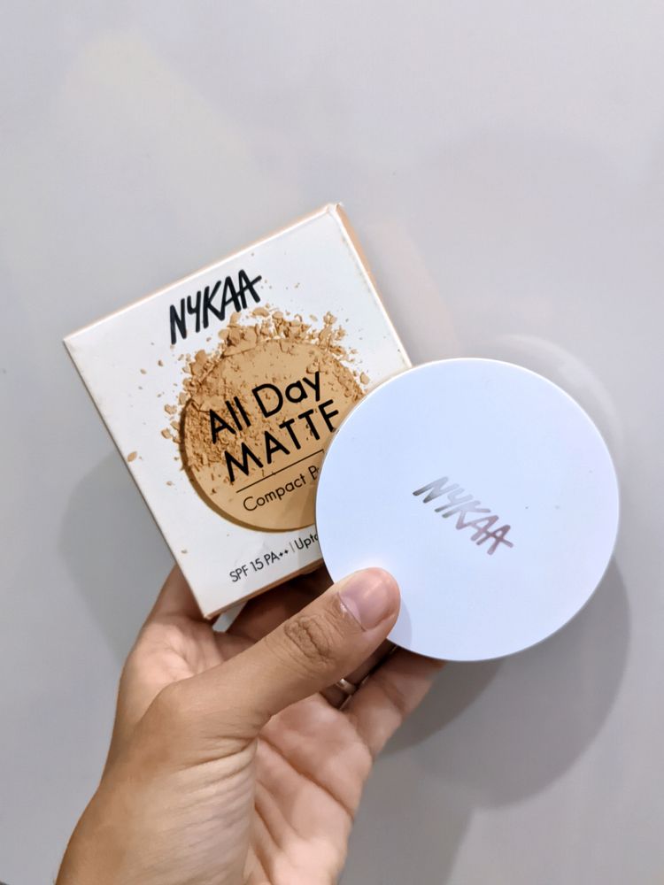 Nykaa 12hr Oil Control Compact SPF 15 PA++