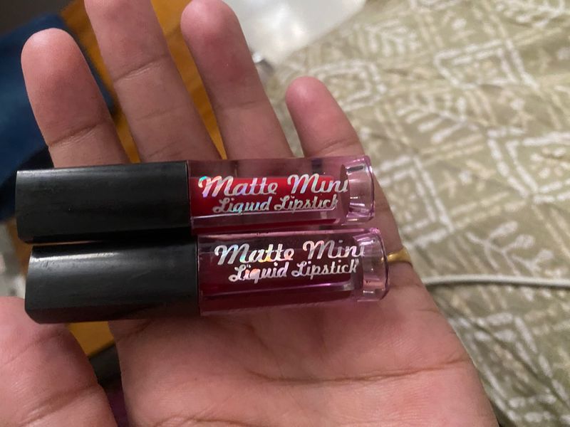 Mini Lipsticks (Red, Maroon)