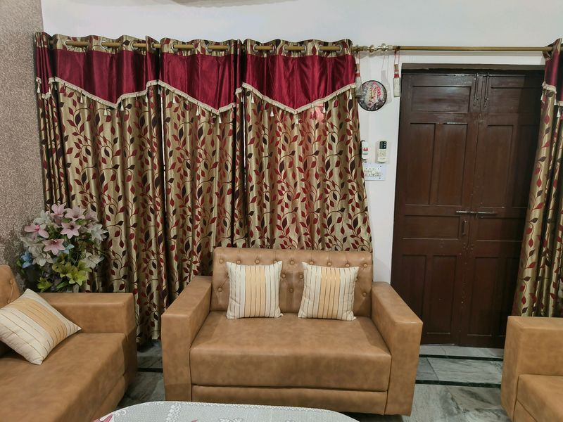 11 Beautiful Maroon Petalled Curtains