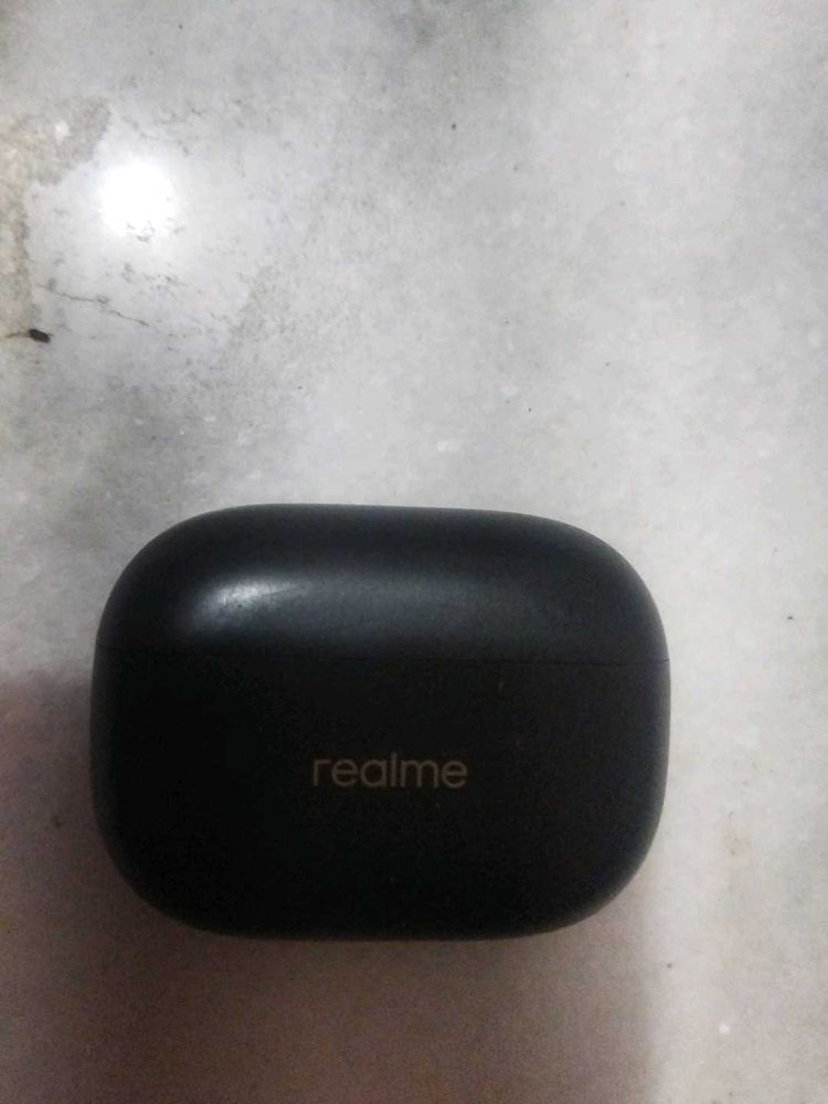 Realme T300