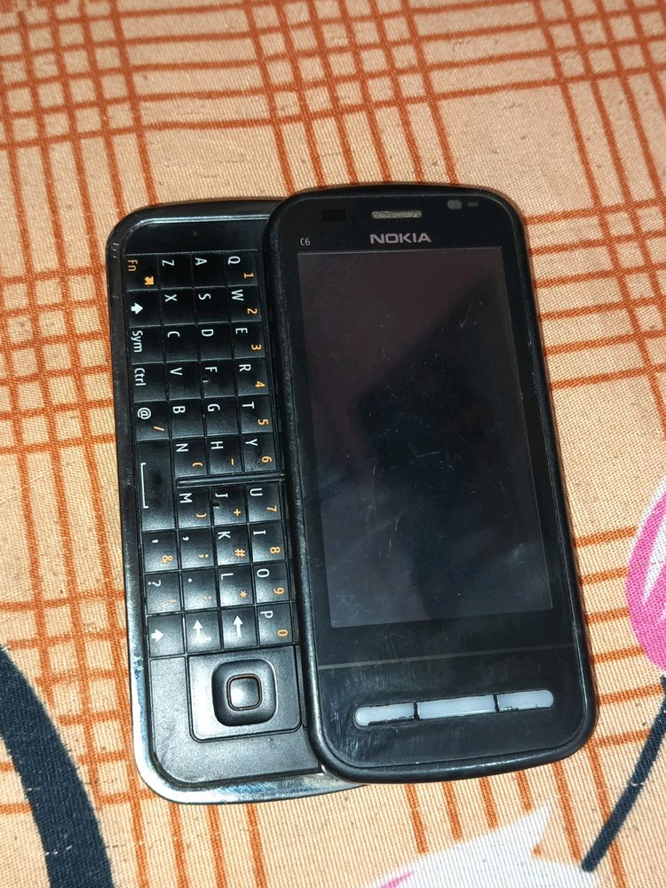 Nokia C6 On Nhi Ho Rha