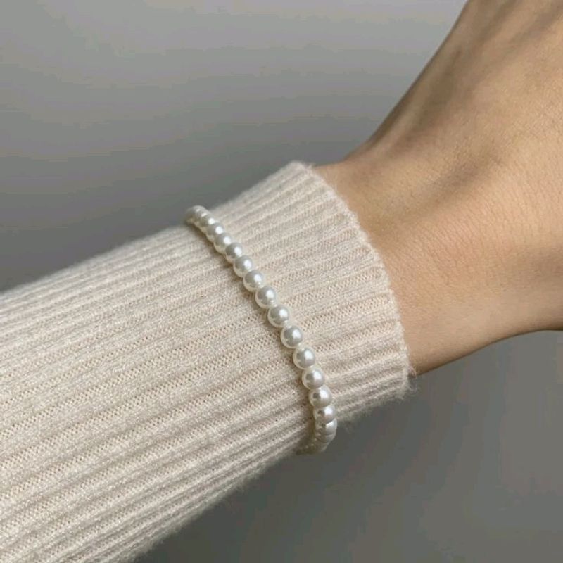 Korean White Bracelet