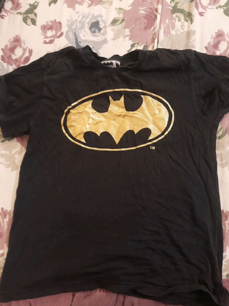 Batman tshirt, DC universe