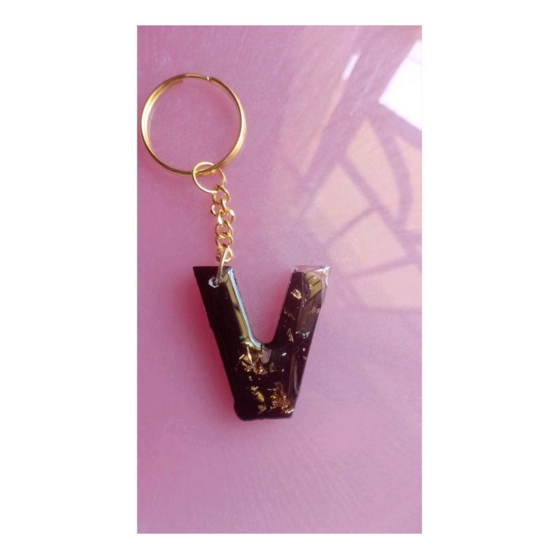 Resin Keychain Letter "V"