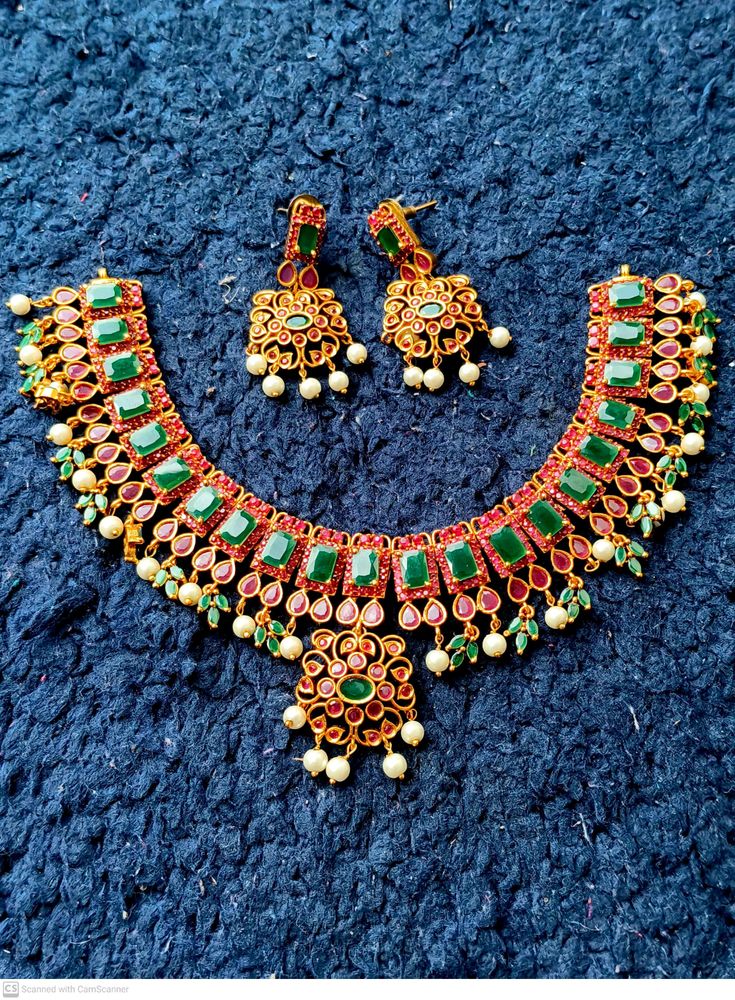 Meera Choker Set