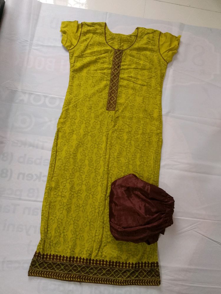 Thread Work Kurti Pant Set