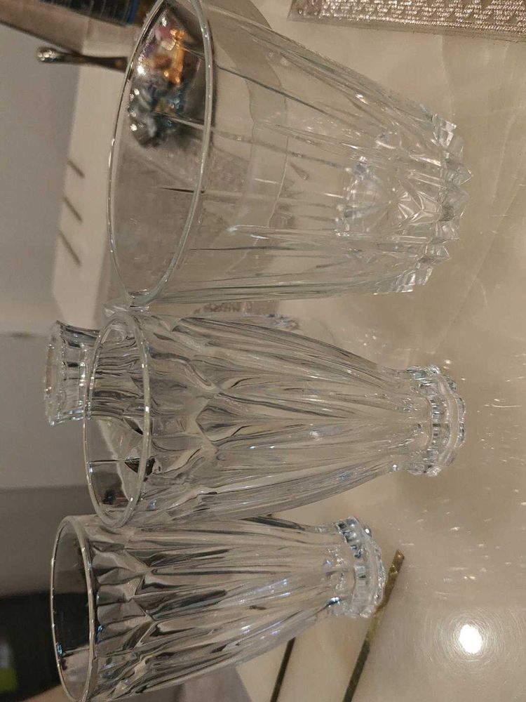 Set Of 3 Beautiful Glasses With Ice Bucket