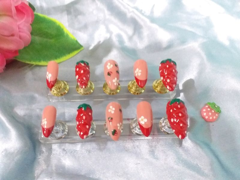 Press On Nails(Strawberry Candy🍓)