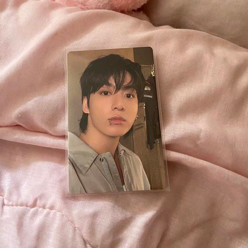 Jungkook Unofficial Golden Photocard-2