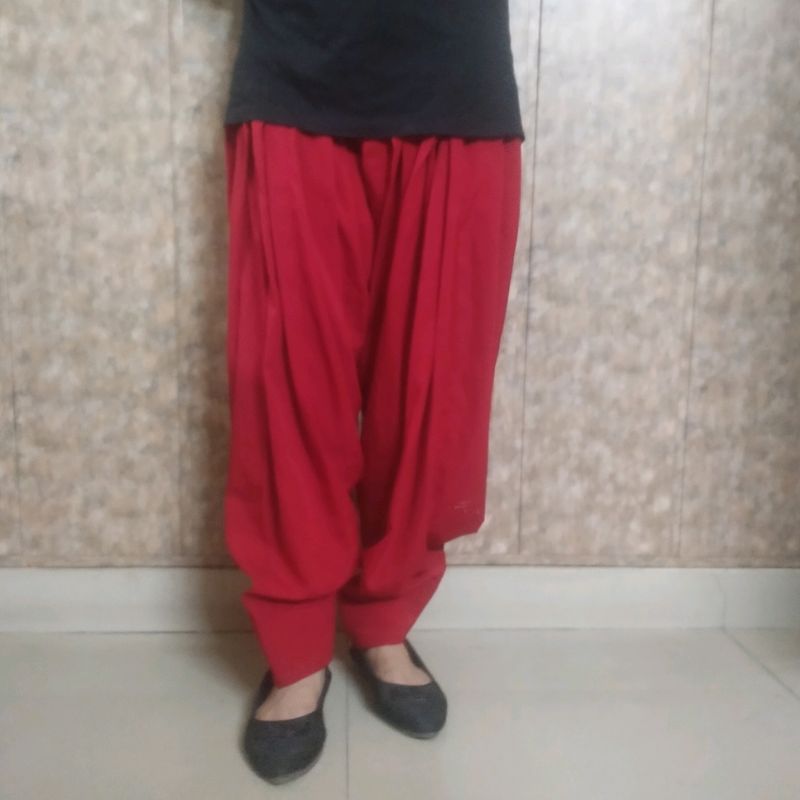 Red Salwar