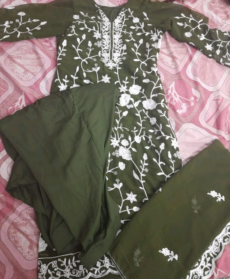 Pakistani Suits Salwar