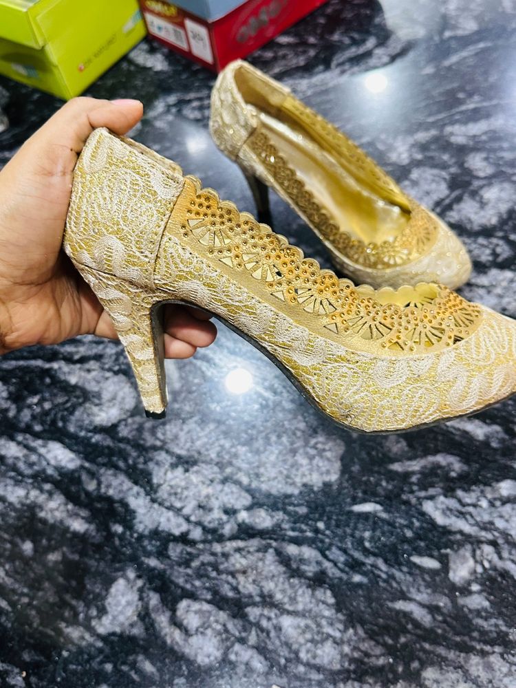 Gold Party Wear Heals