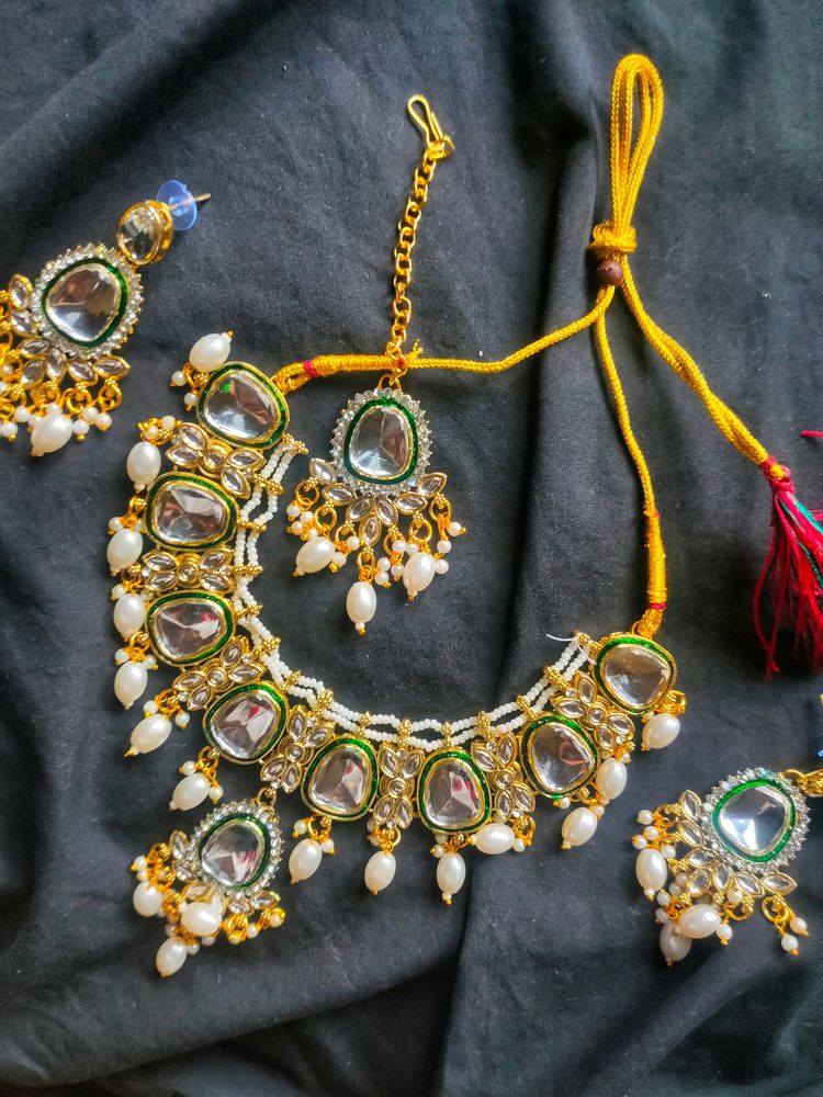 Kundan And Pearls Jewellery Set