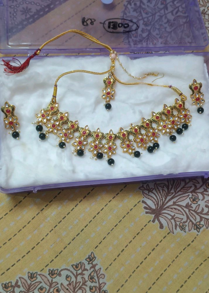 Fancy Jewellery, Necklace Set