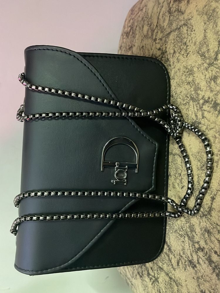 NEW BLACK SLING BAG ( Not used)