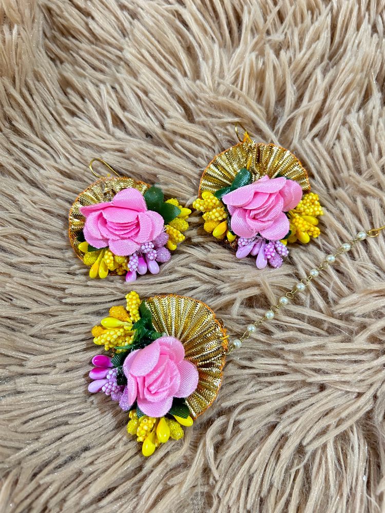 Pink Flower Earrings With Mangtikka