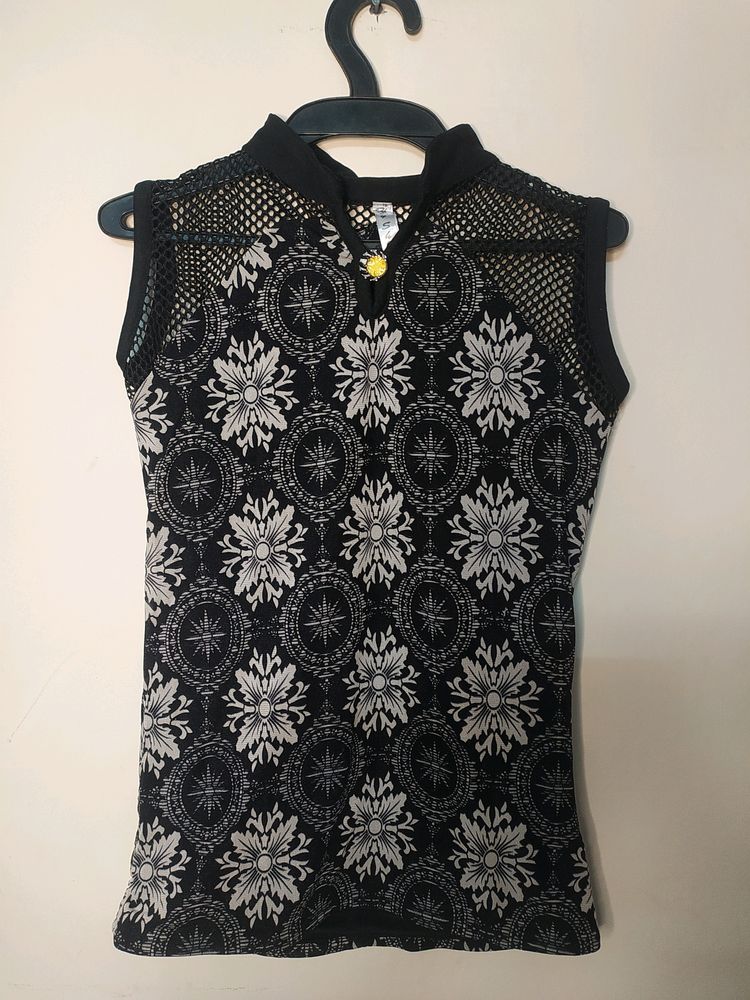 B&W Printed Sleeveless Top