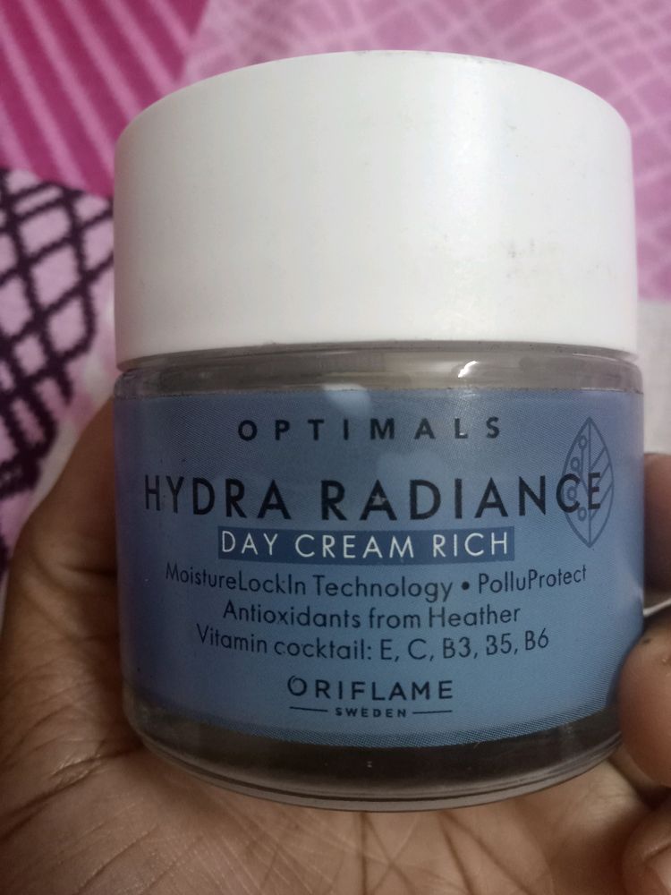 Oriflame hydra radience day cream