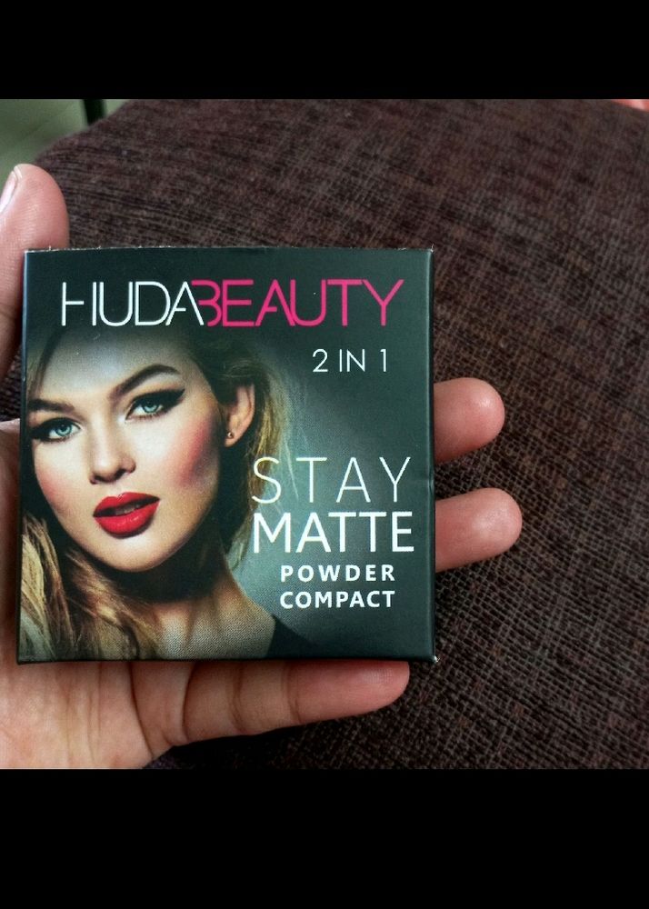 Huda Beauty Face Powder -2 In One