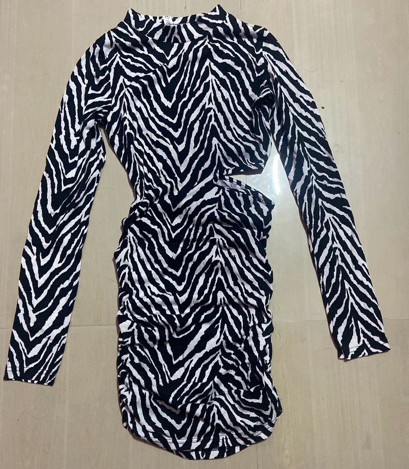 Zebra Striped Print Long Sleeve Thigh Bodycon