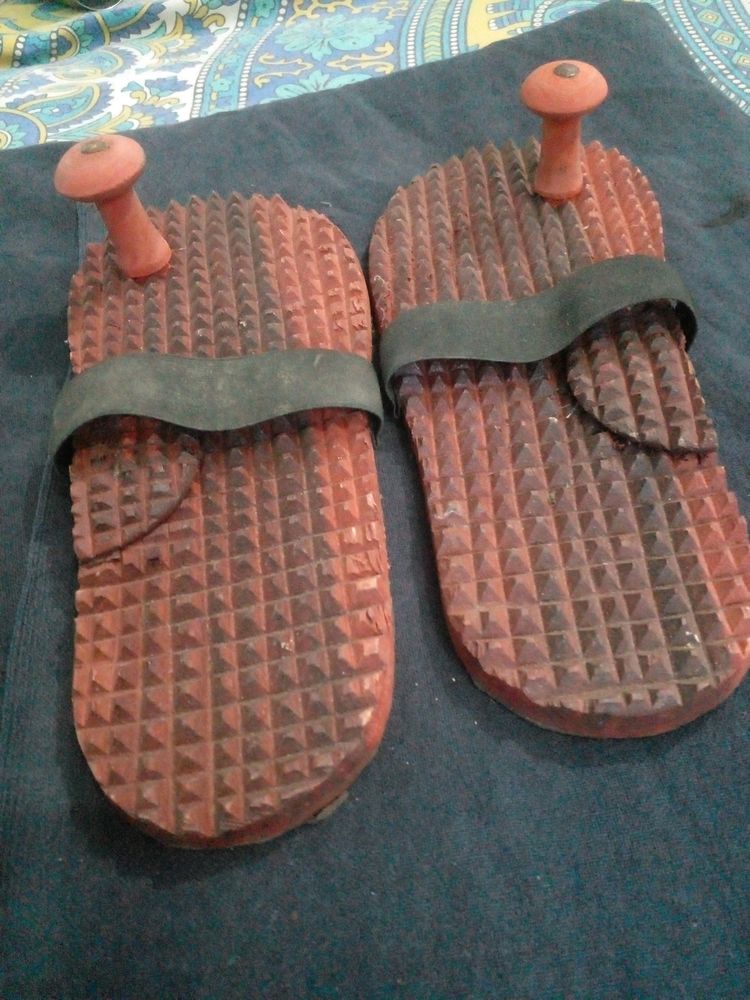 Totally new Unused  Accupressur  Wooden  Slippers