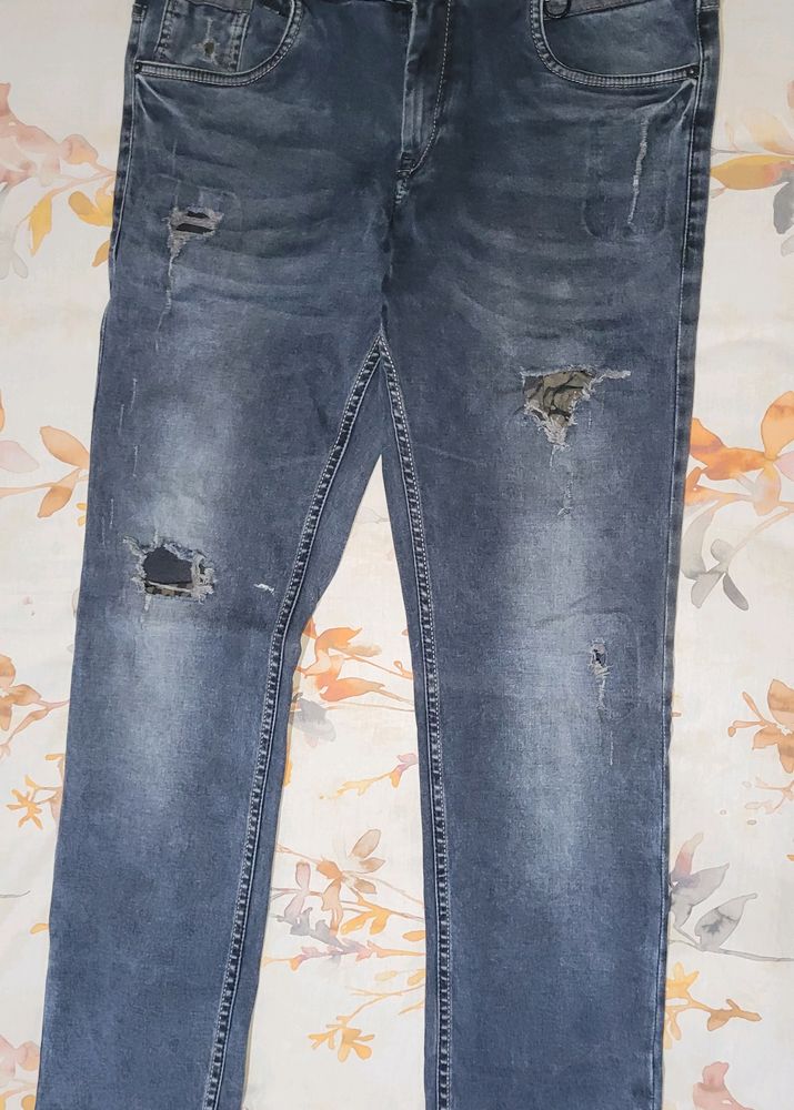 MUFTI Ripped Jeans Size 34