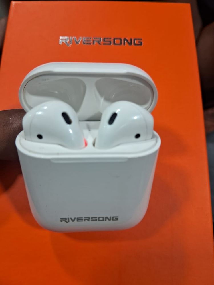 True Wireless Stereo Earphone