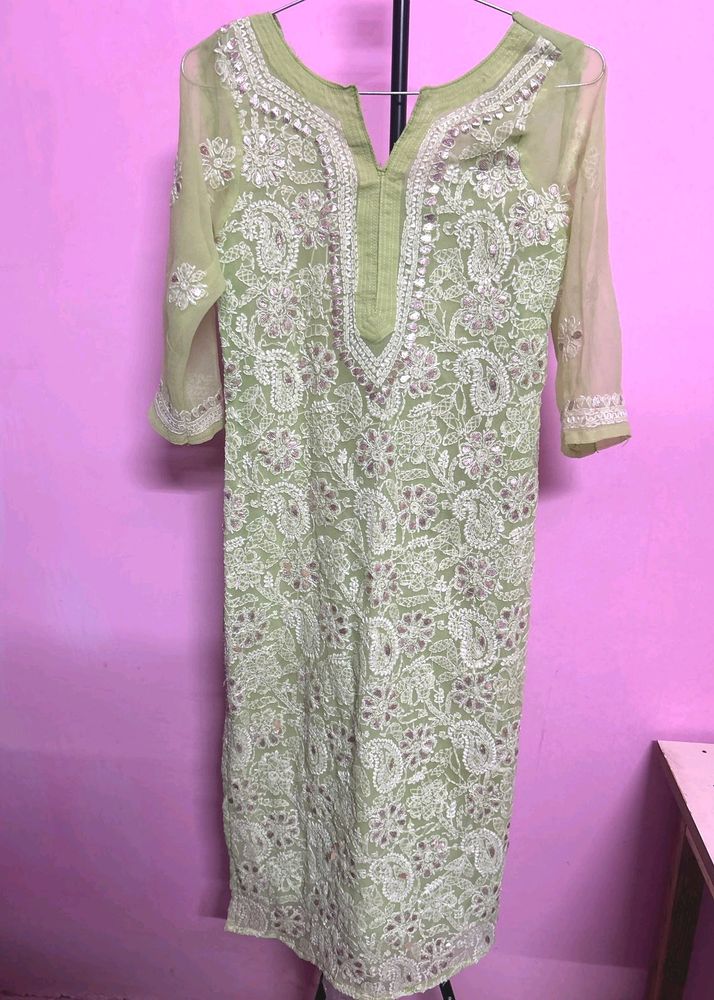 Lucknow A-line Chikankari Kurti With Inside Lini