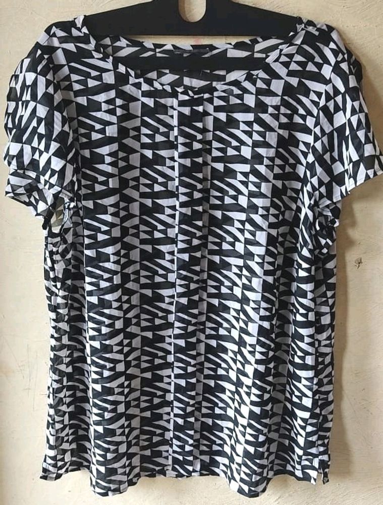 Black And White Zigzag Top