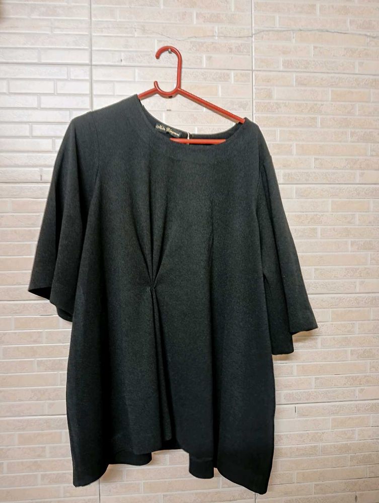 Black Boxy Top Size 4 Xl