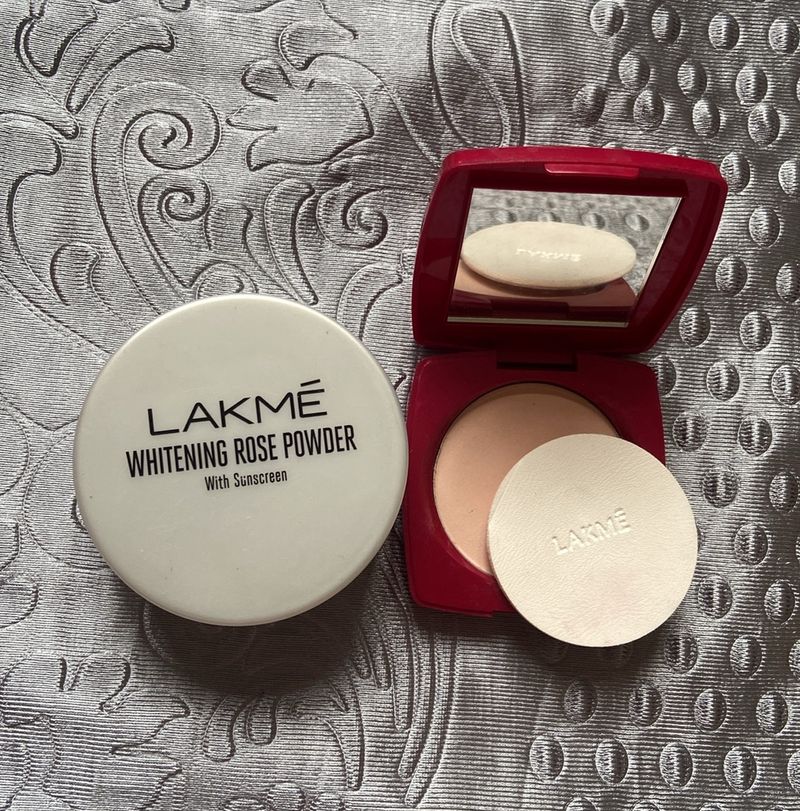 Lakme Compact powder & Sunscreen Powders