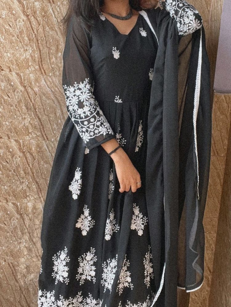 Royal Embroidery 🪡 Black Anarkali With Dupatta St