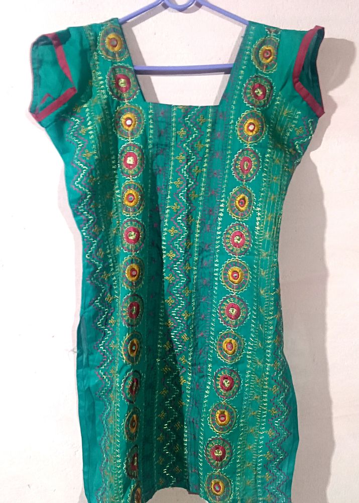 Thread Work Kurti