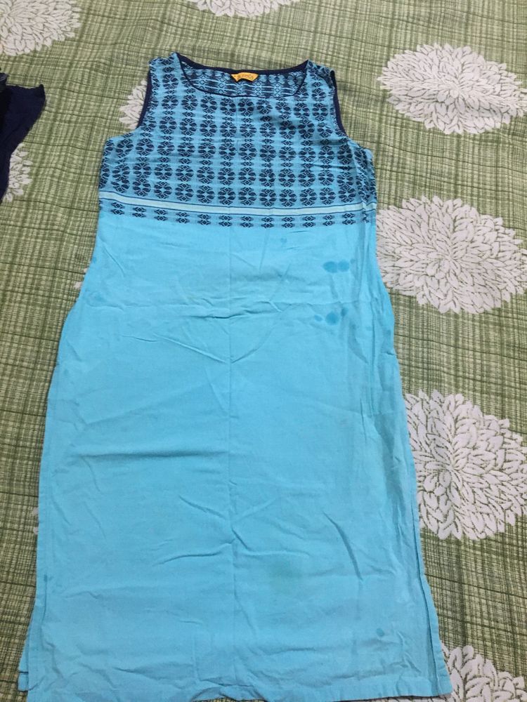 Sleeveless Cyan Kurta