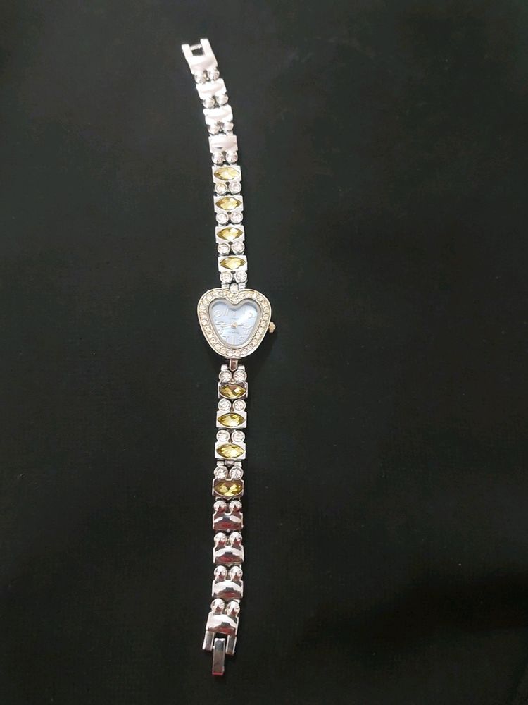 Beautiful Brand New Ladies Wrist Watch