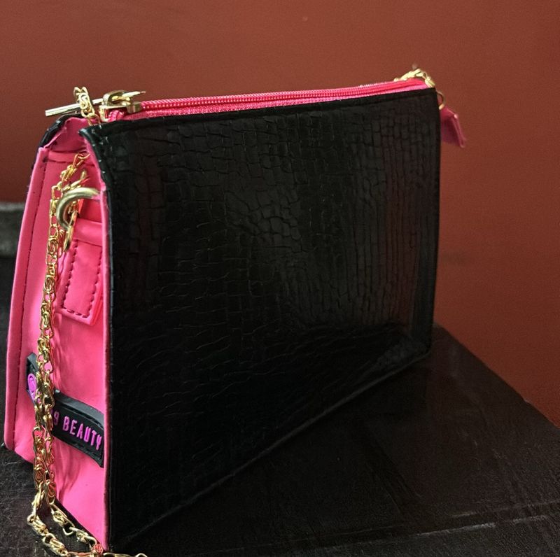 black pink hand purse from swiss beauty