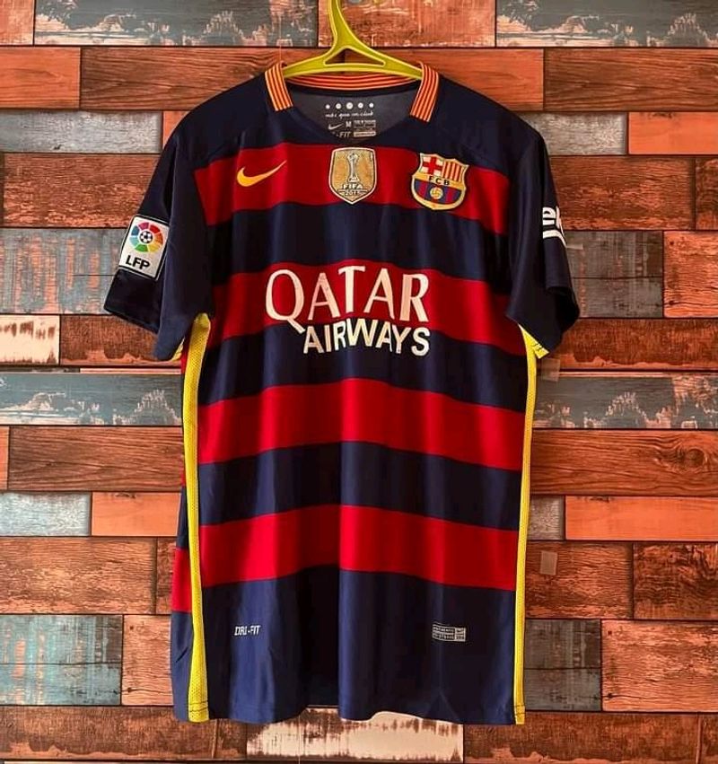 FC Barcelona 2015-16 Home Kit. Size: M With Messi Print At The Back!