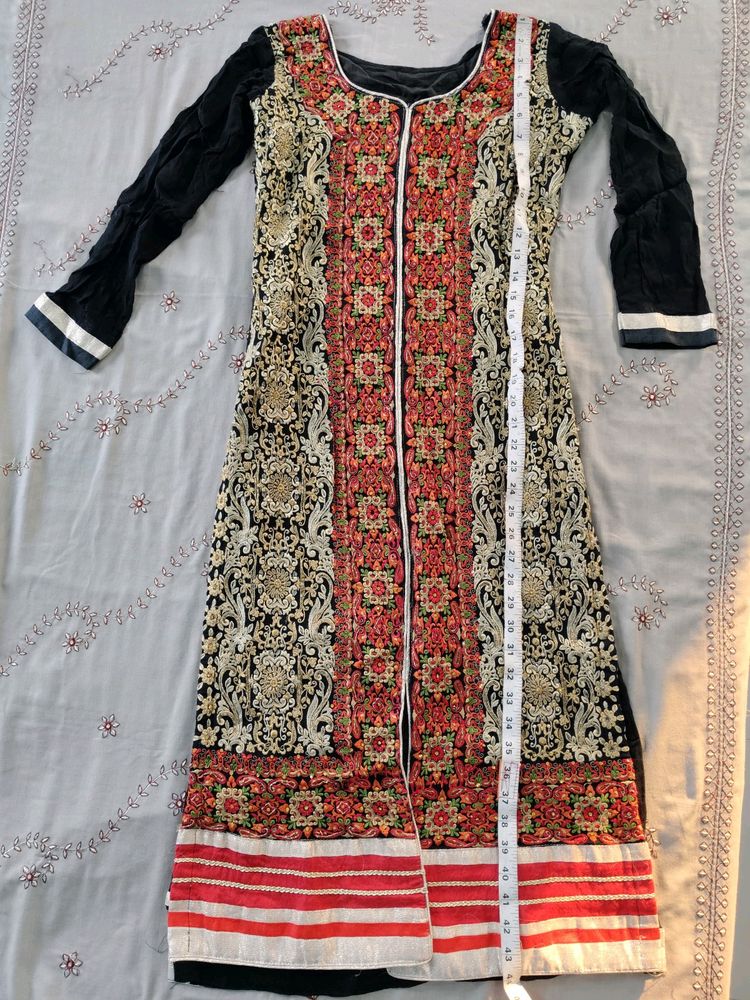 Fully Embroided Front Slit Kurta