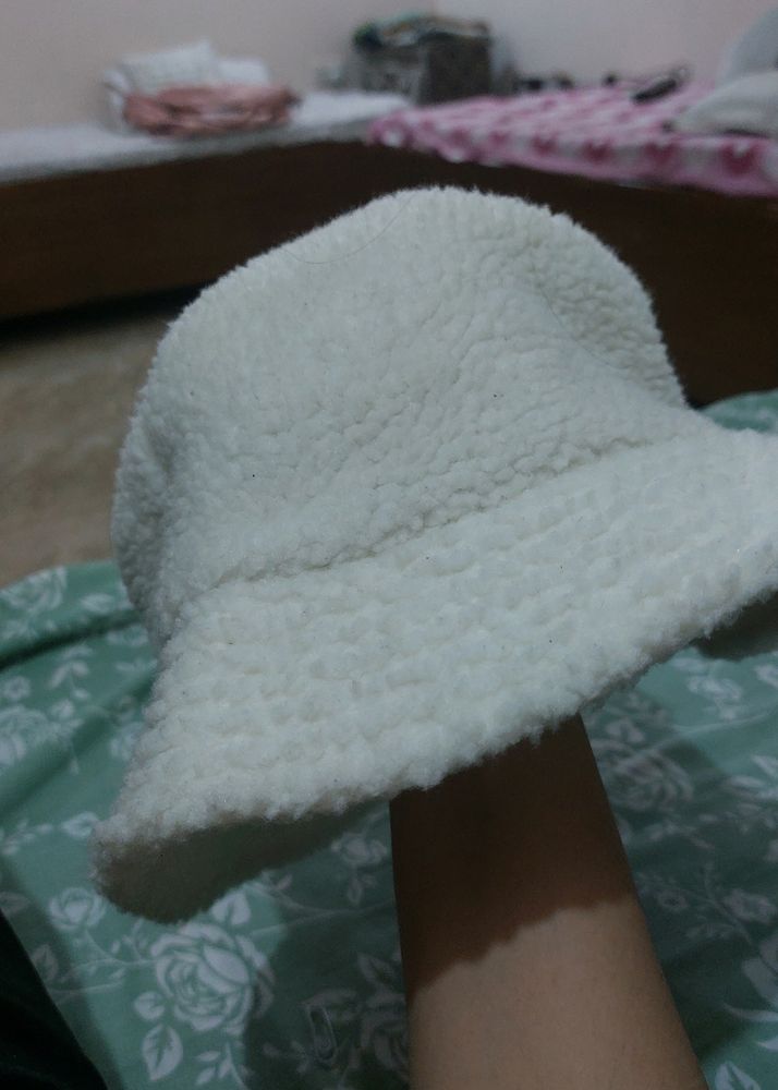 H&M Sherpa White Buckey Hat