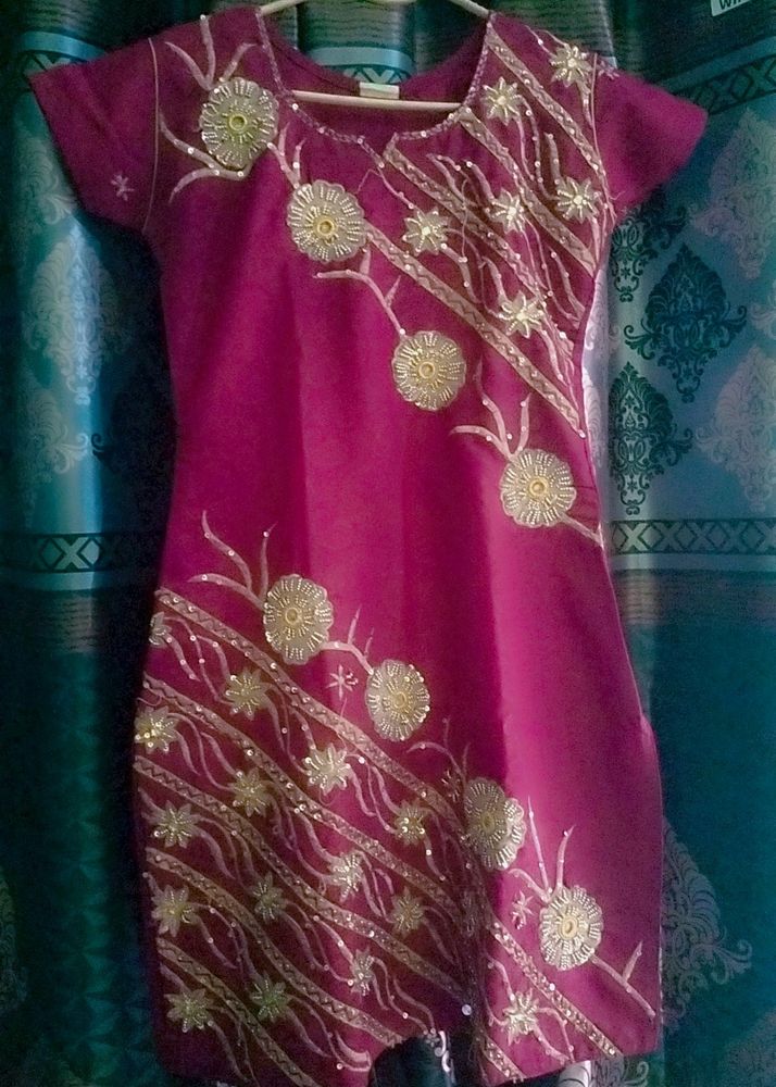 New Beautiful Festive Kurti