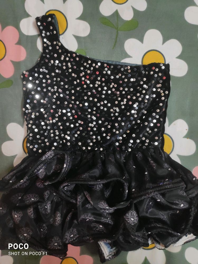 pretty black frock for 1-2 year baby girl.