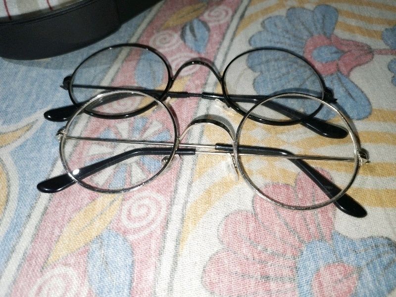 2 Round Free Size Glasses