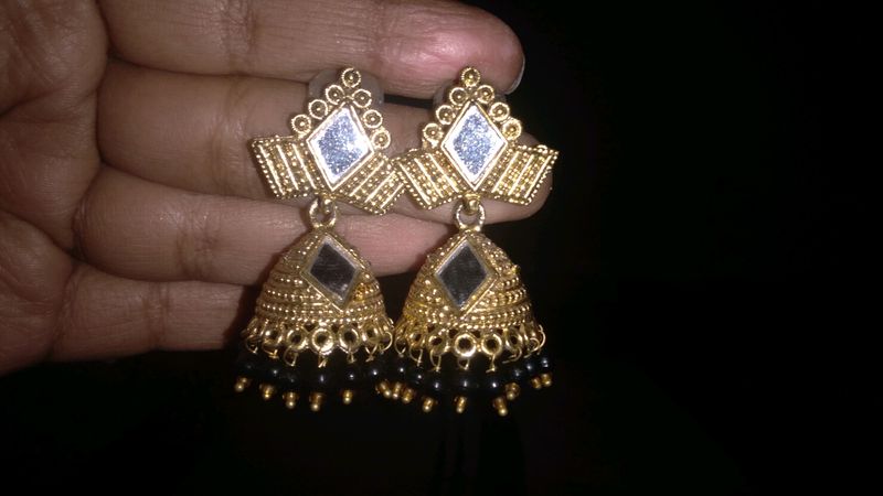 Earings