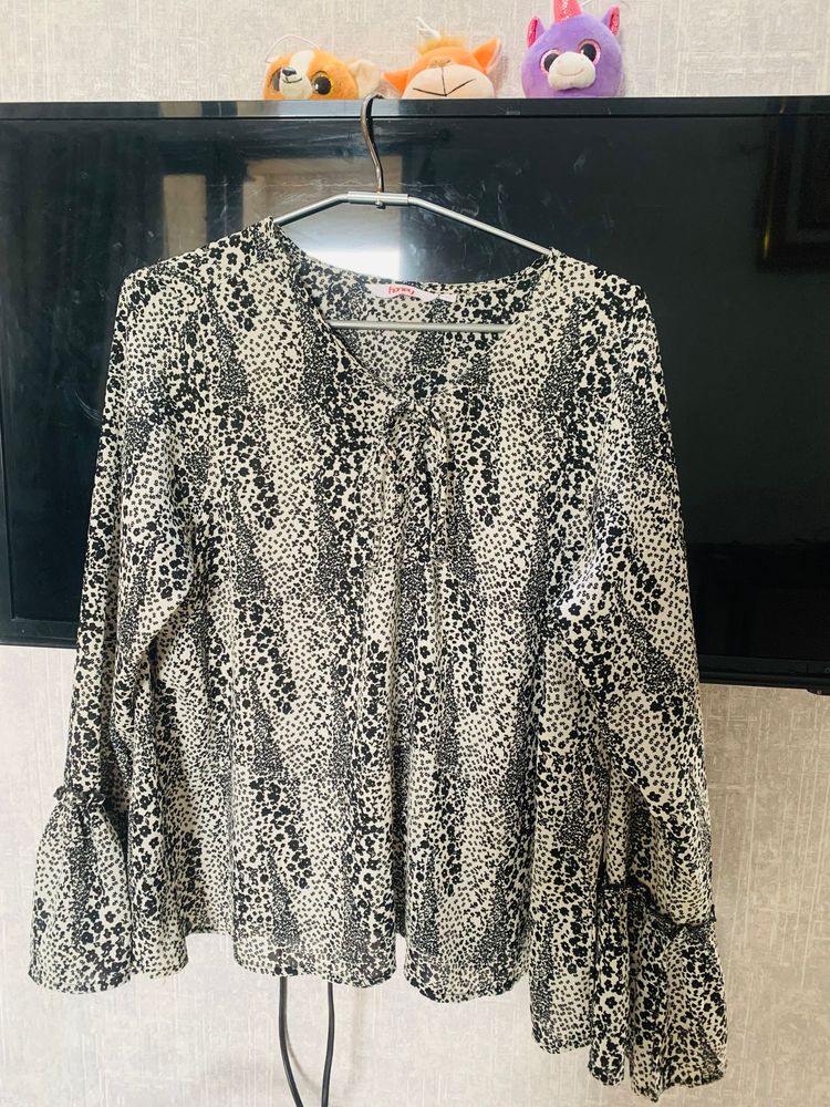 Honey Black White Animal Printed Top