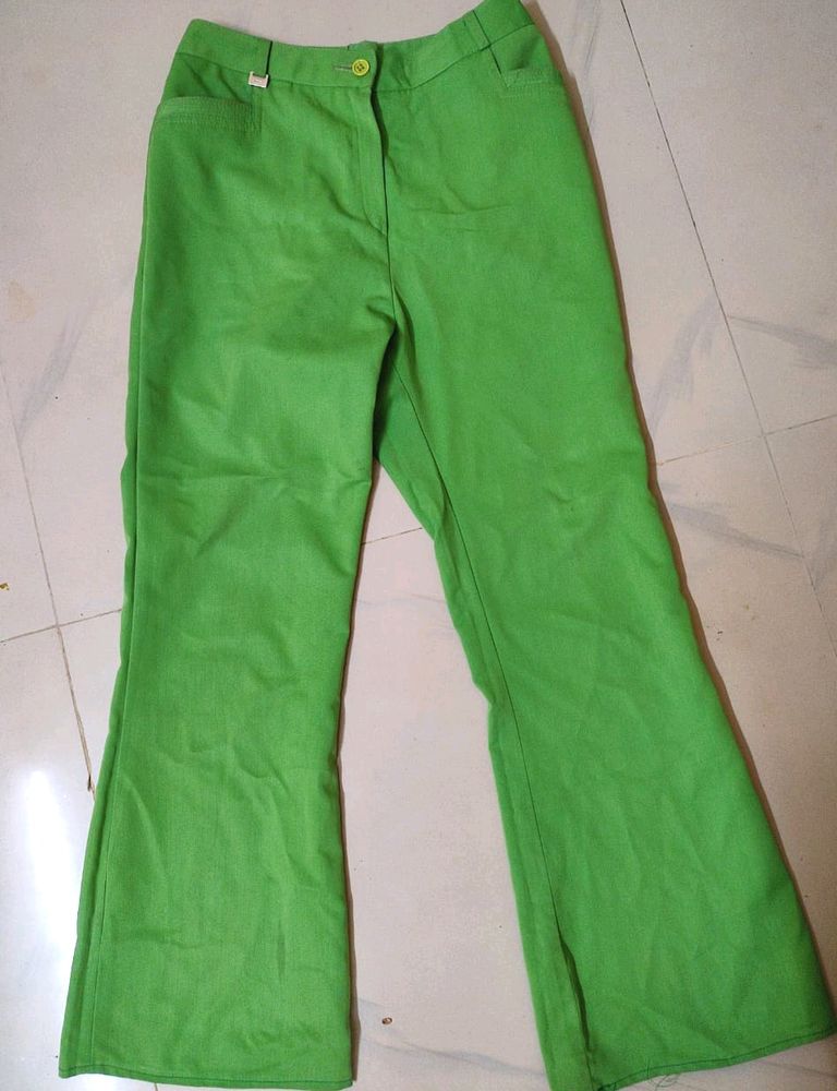 Straight Green Formal Pant.