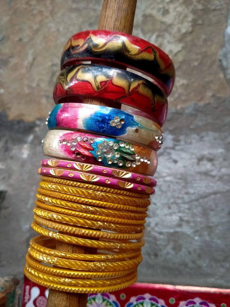 4 Set Of Bangles