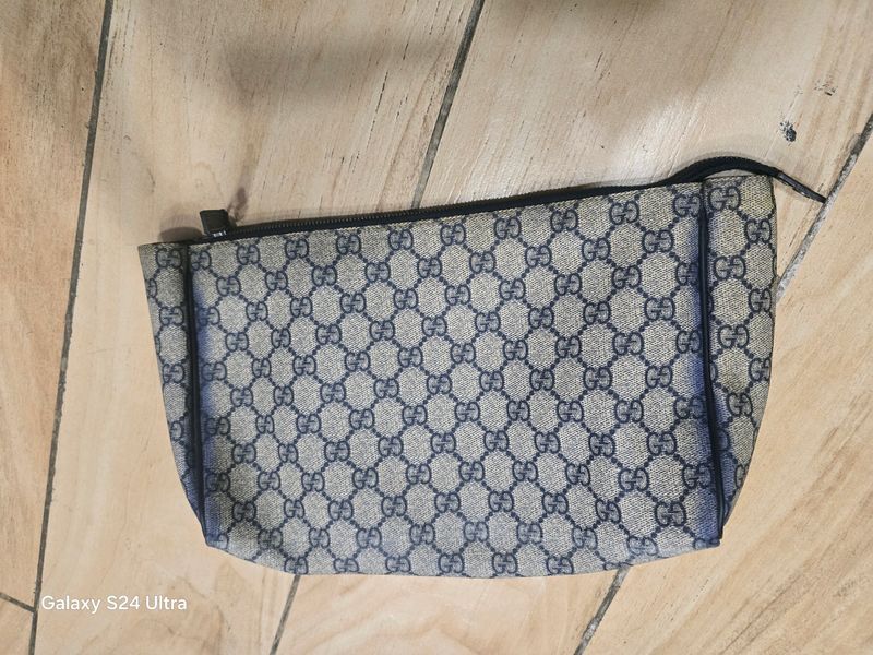 Authentic Gucci Pouch Wallet Bag