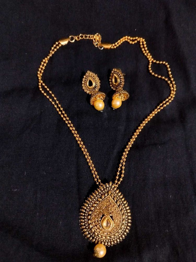 Golden Jewellery Set