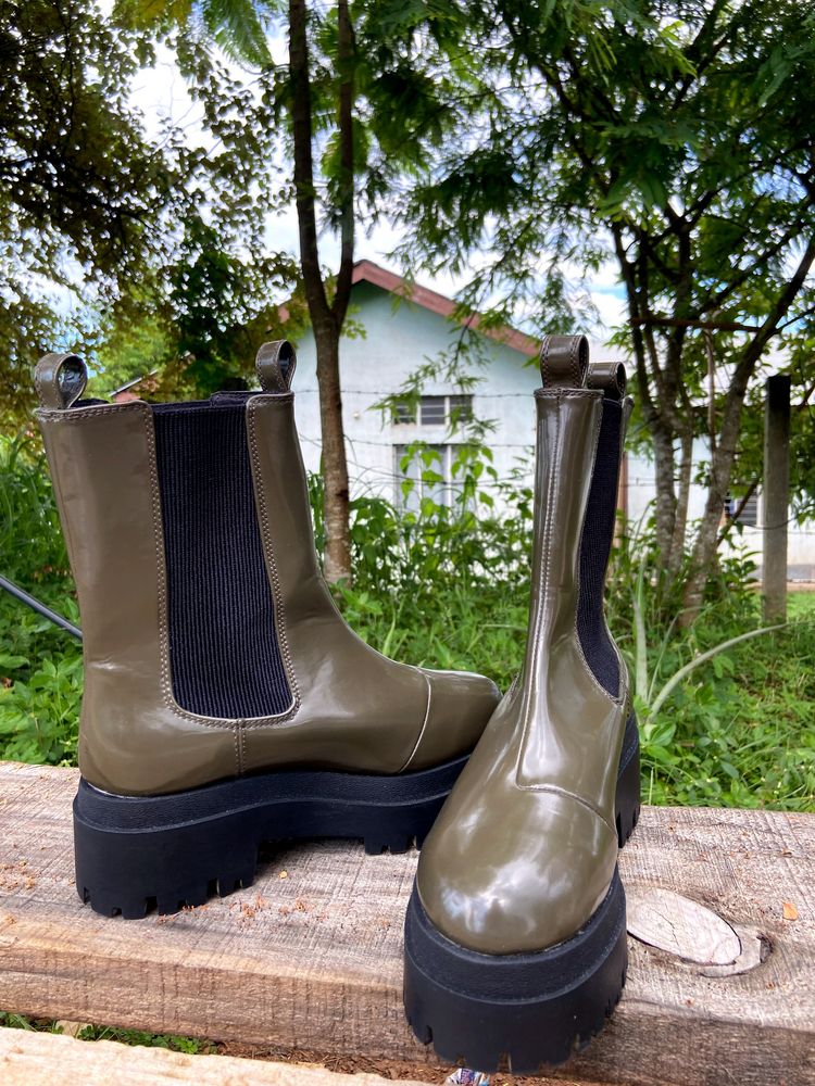 H&M Chelsea Boots