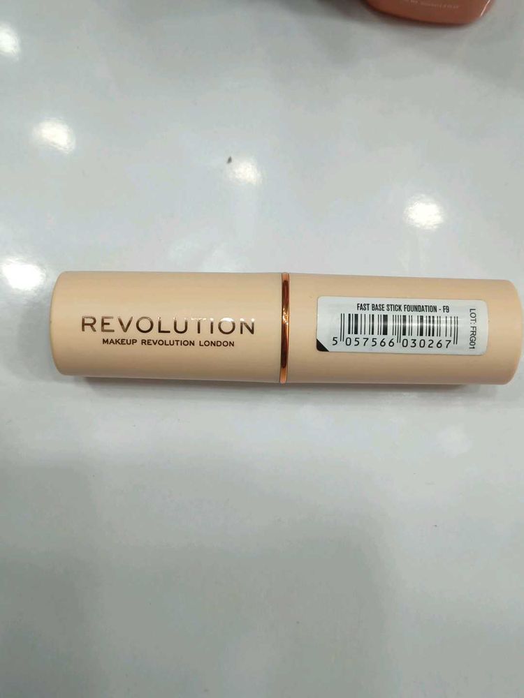 Makeup Revolution Fast Base Stick Foundation,F9